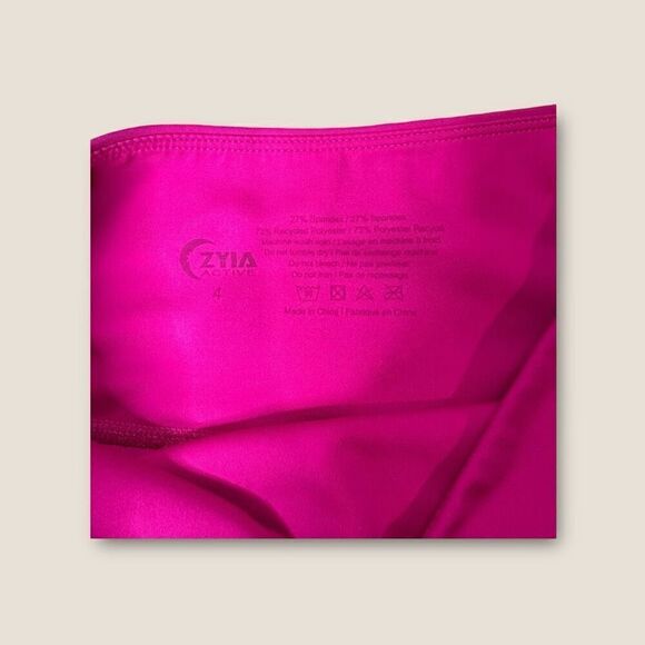 Zyia Party Pink Pocket Light n Tight Hi-Rise Capri 20" Leggings Size 4 - Picture 4 of 4